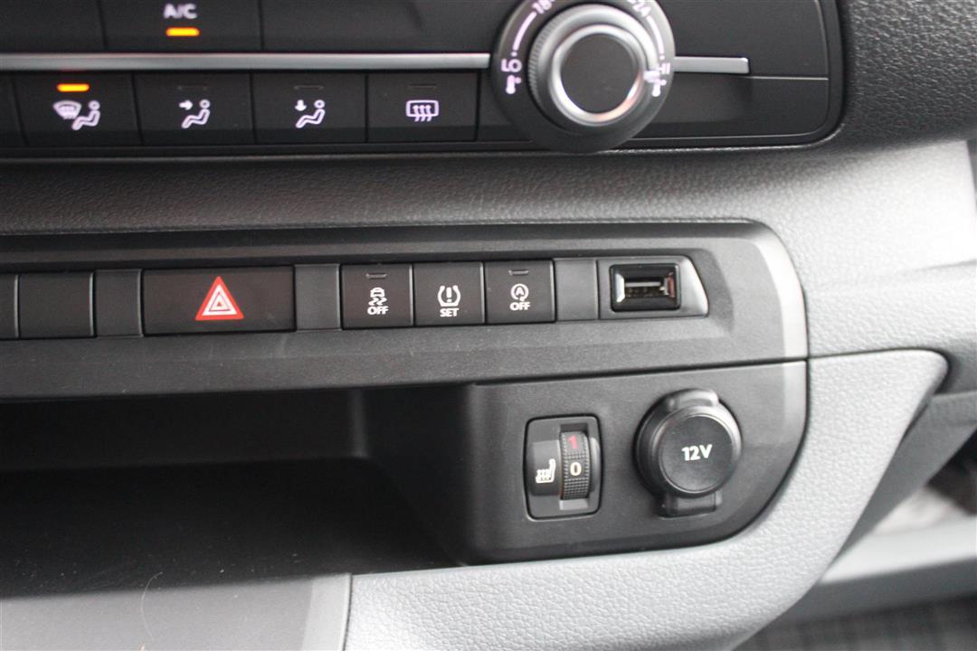 Hvid Toyota Proace Verso fra 2018