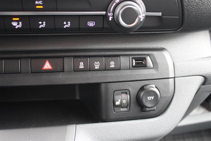 Hvid Toyota Proace Verso fra 2018