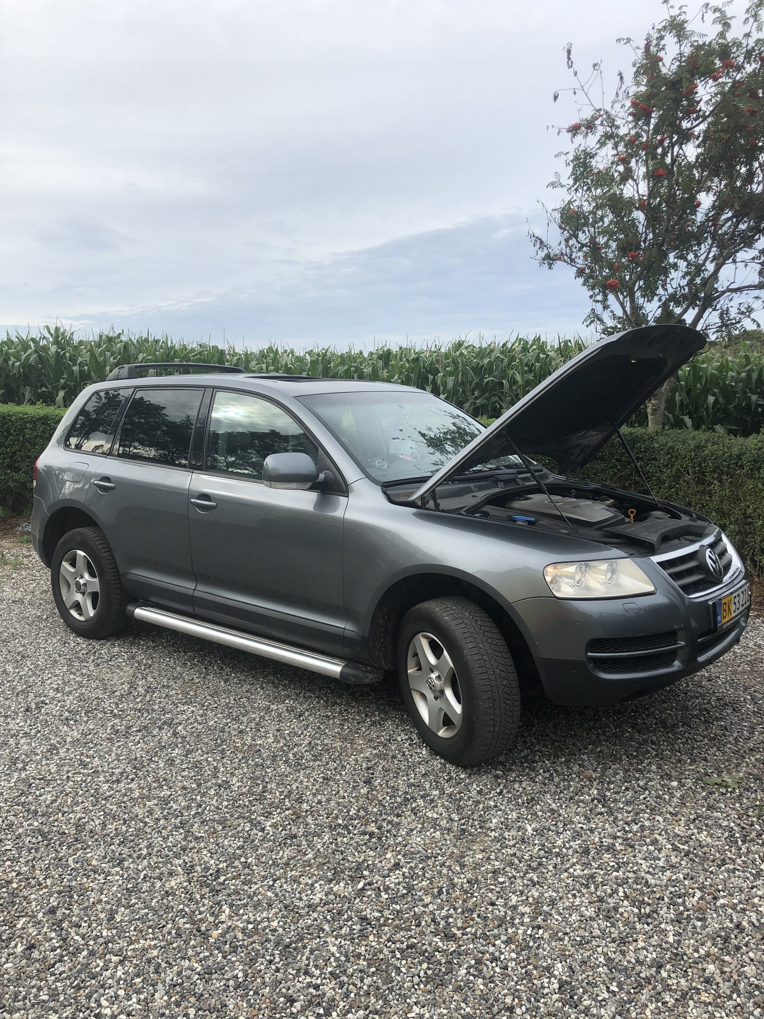 Grå VW Touareg fra 2004