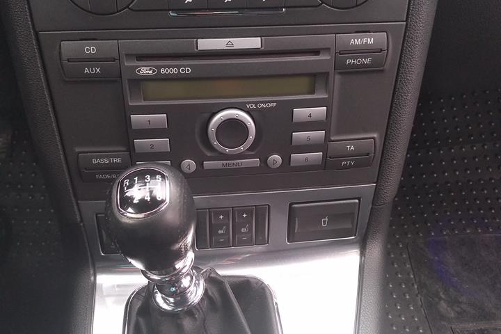 Sort Ford Mondeo fra 2007