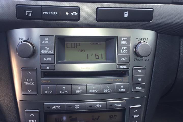 Bronze Toyota Avensis fra 2006