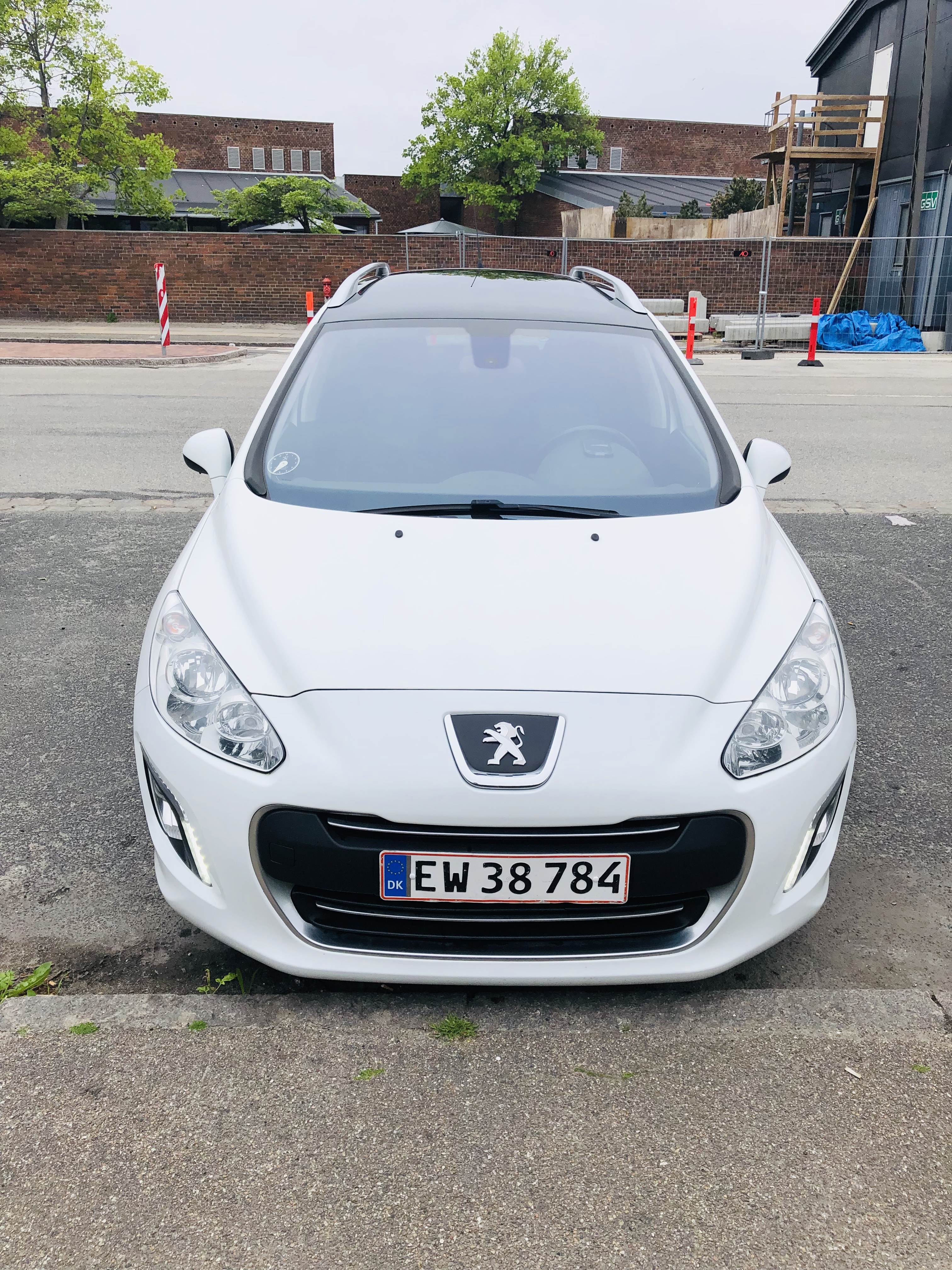 Hvid Peugeot 308 fra 2011