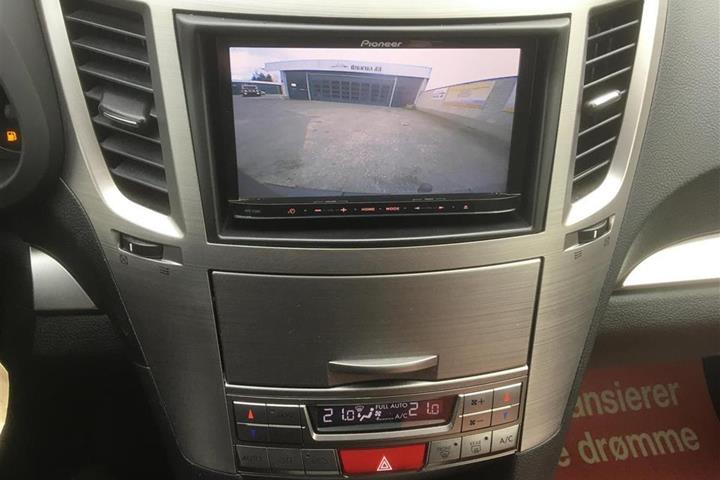 Grå Subaru Outback fra 2013
