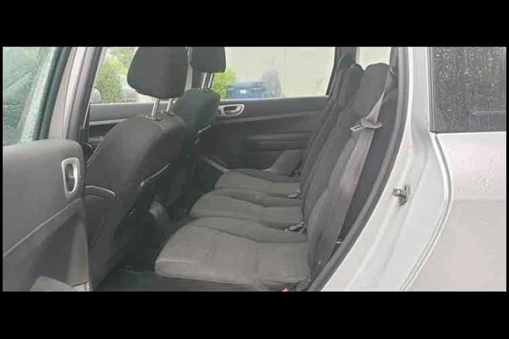 Sølv Peugeot 307 fra 2008