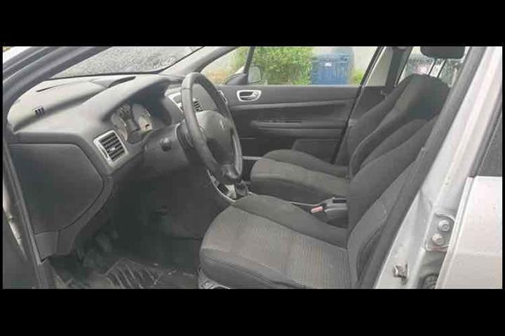 Sølv Peugeot 307 fra 2008