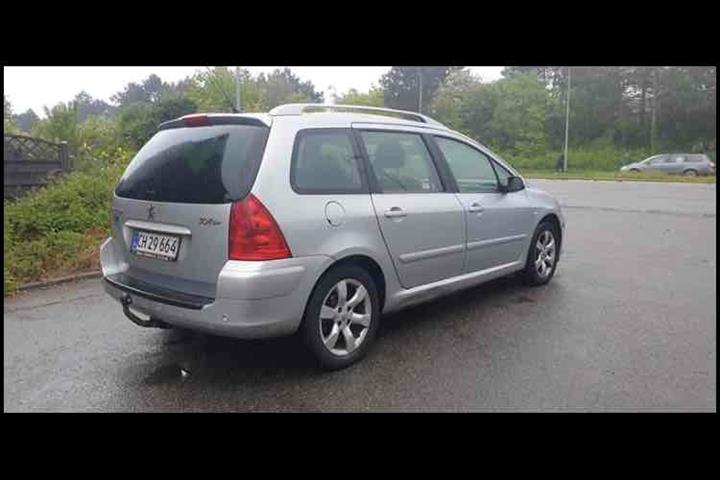 Sølv Peugeot 307 fra 2008