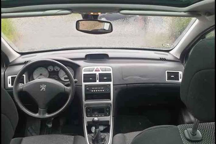 Sølv Peugeot 307 fra 2008