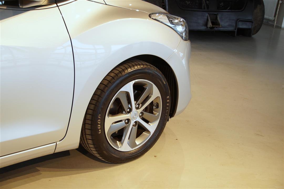 Grå Hyundai i30 fra 2016