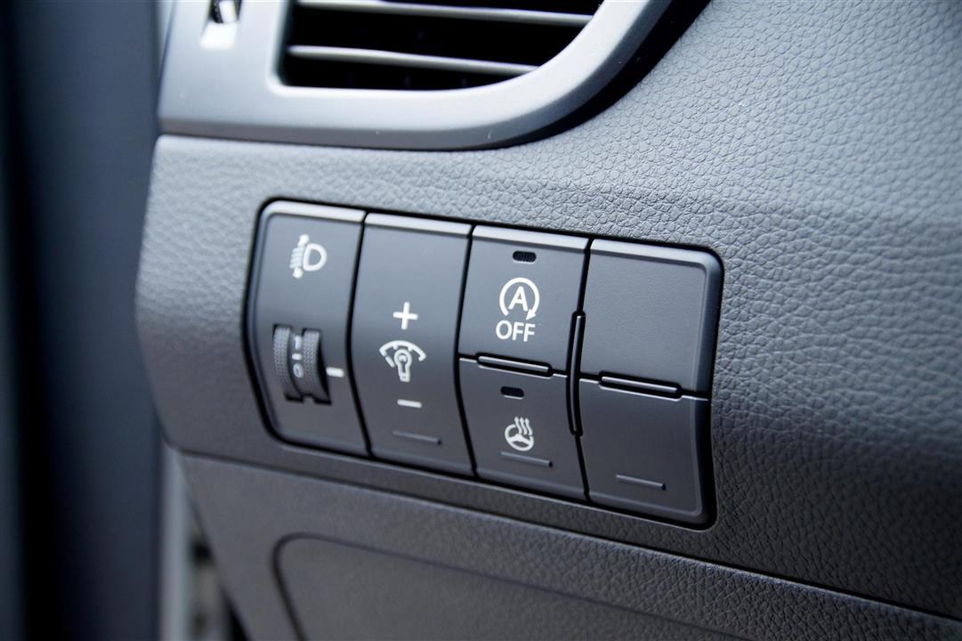 Grå Hyundai i30 fra 2016