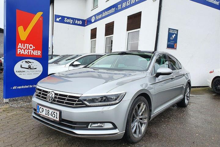Sølv VW Passat fra 2015