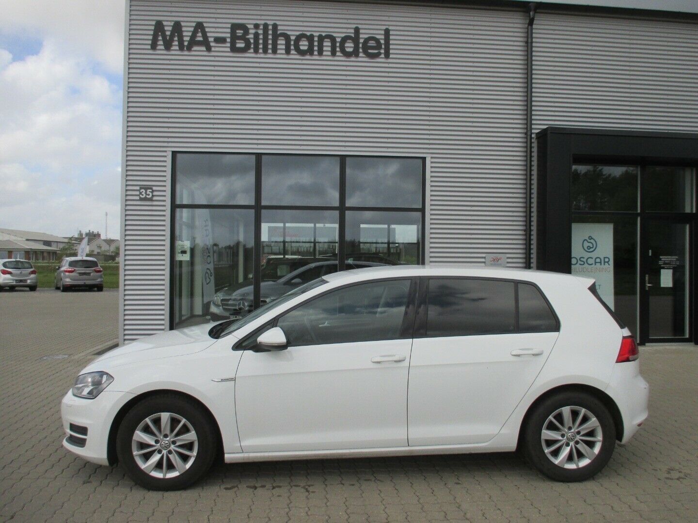 Hvid VW Golf VII fra 2014