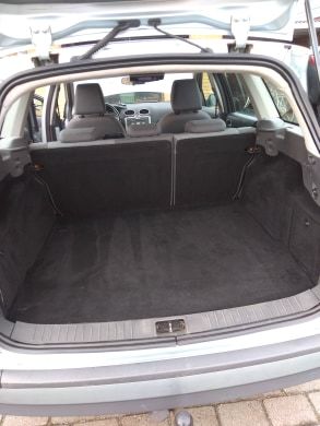 Grå Ford Focus fra 2005