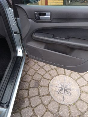 Grå Ford Focus fra 2005