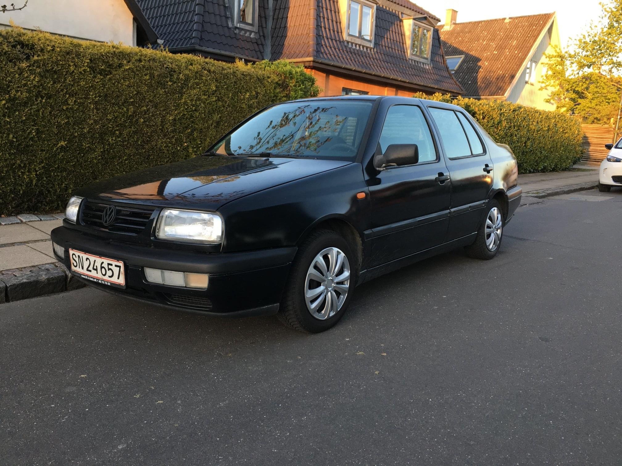 Sort VW Vento fra 1997