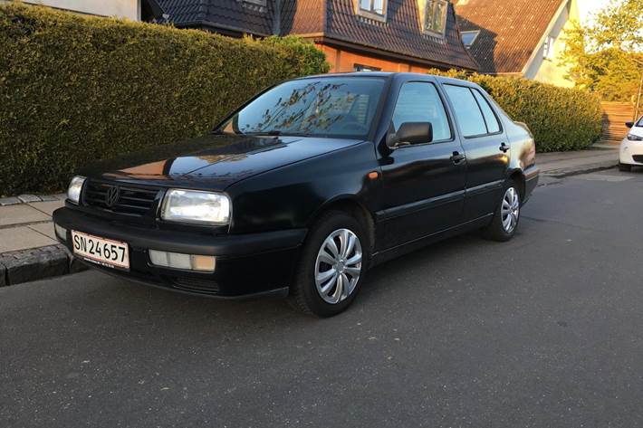 Sort VW Vento fra 1997