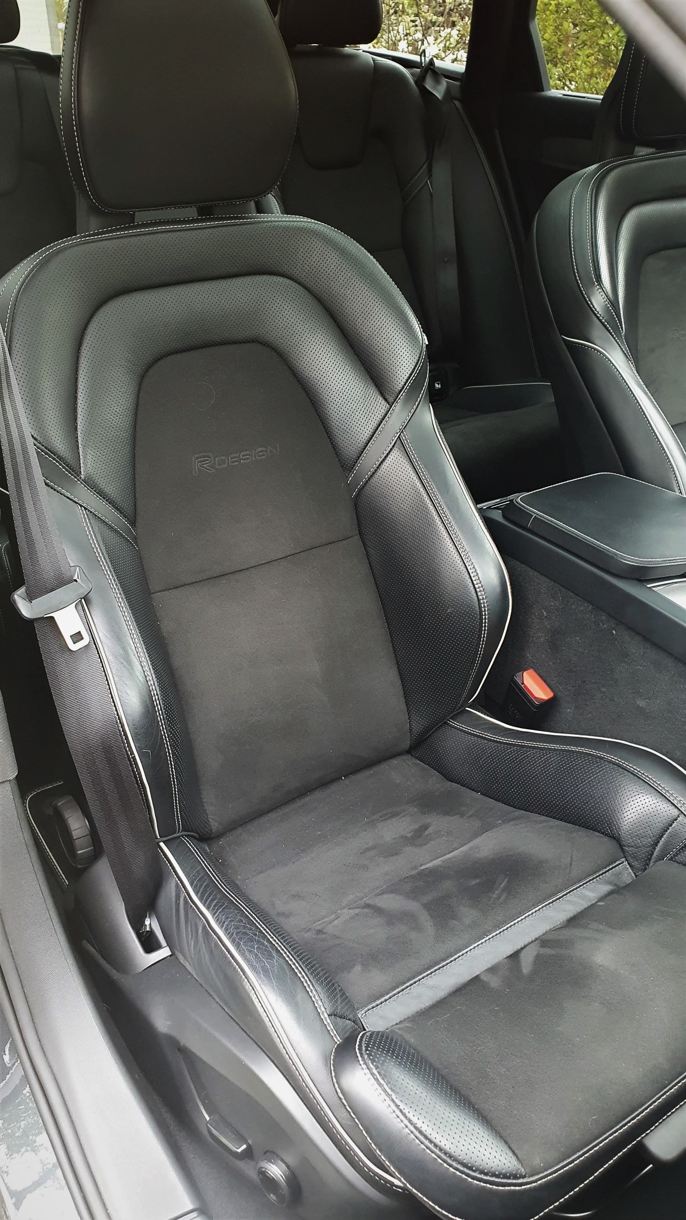 Grå Volvo V90 fra 2018