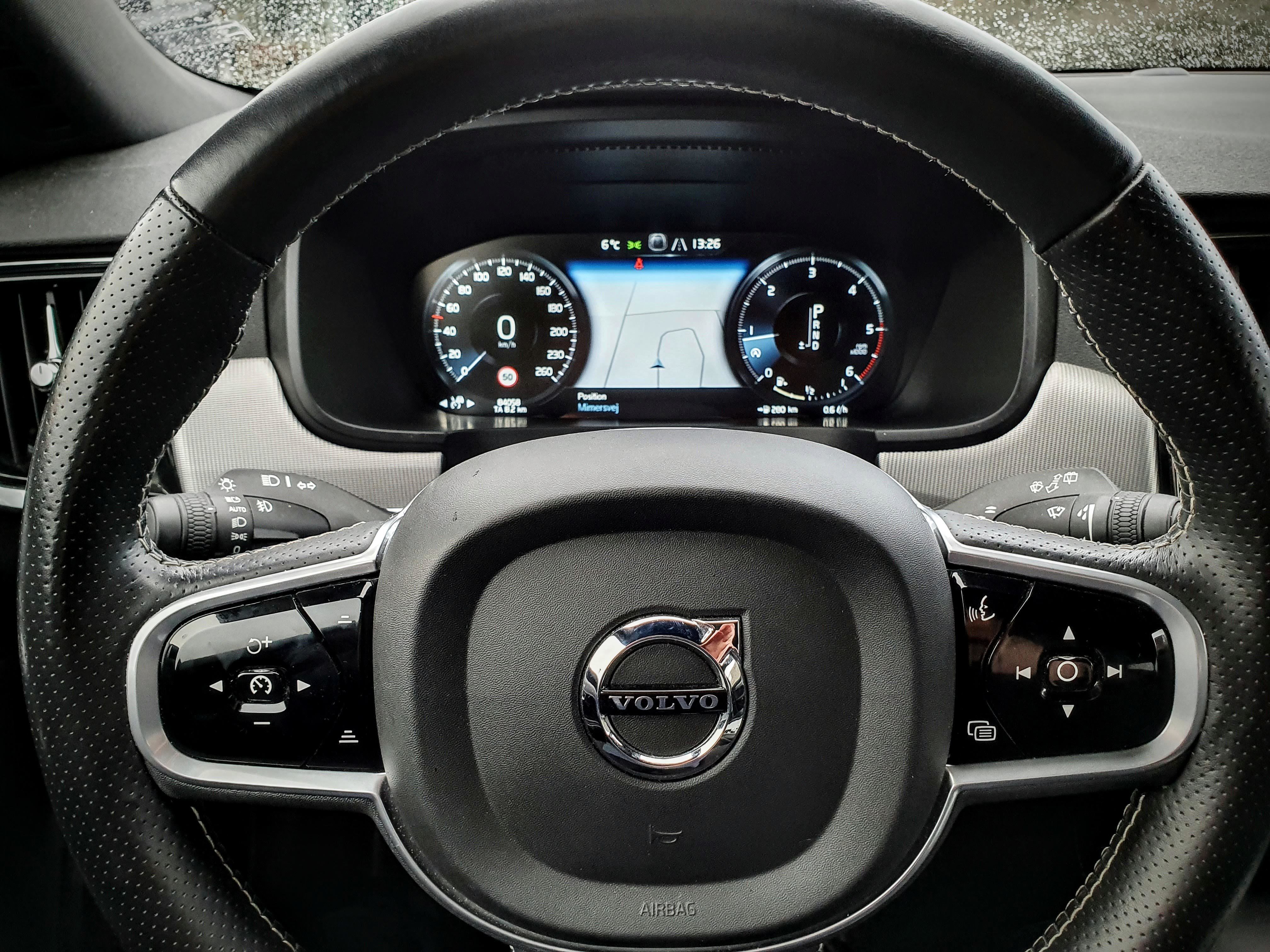 Grå Volvo V90 fra 2018