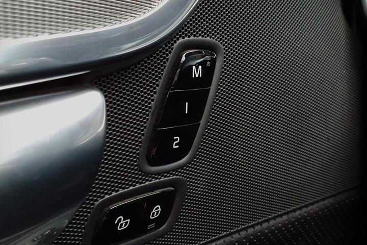 Grå Volvo V90 fra 2018