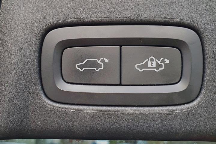 Grå Volvo V90 fra 2018