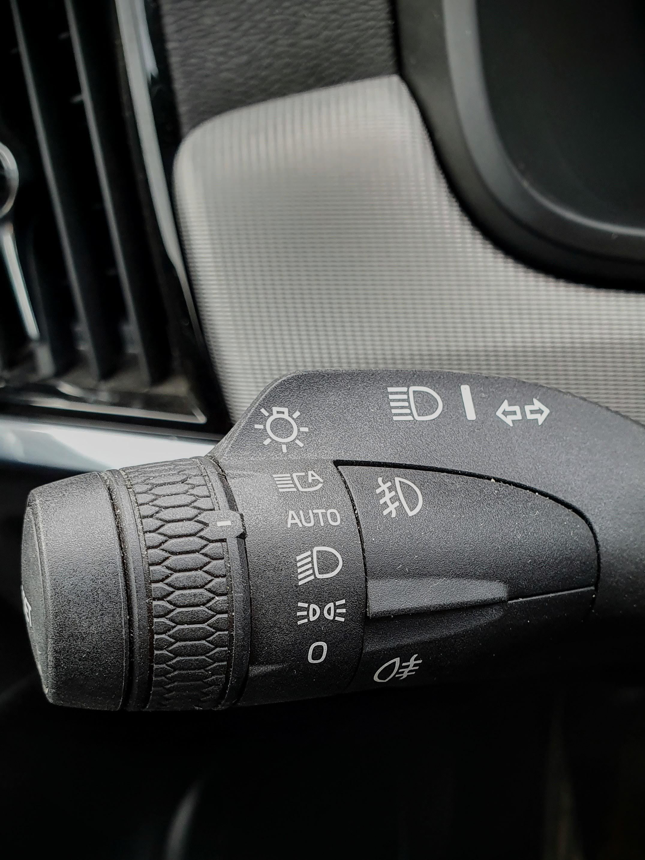 Grå Volvo V90 fra 2018