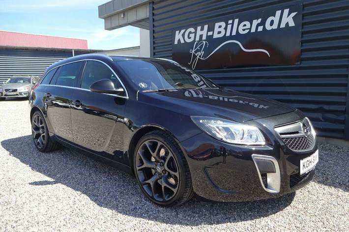 Grå Opel Insignia fra 2013