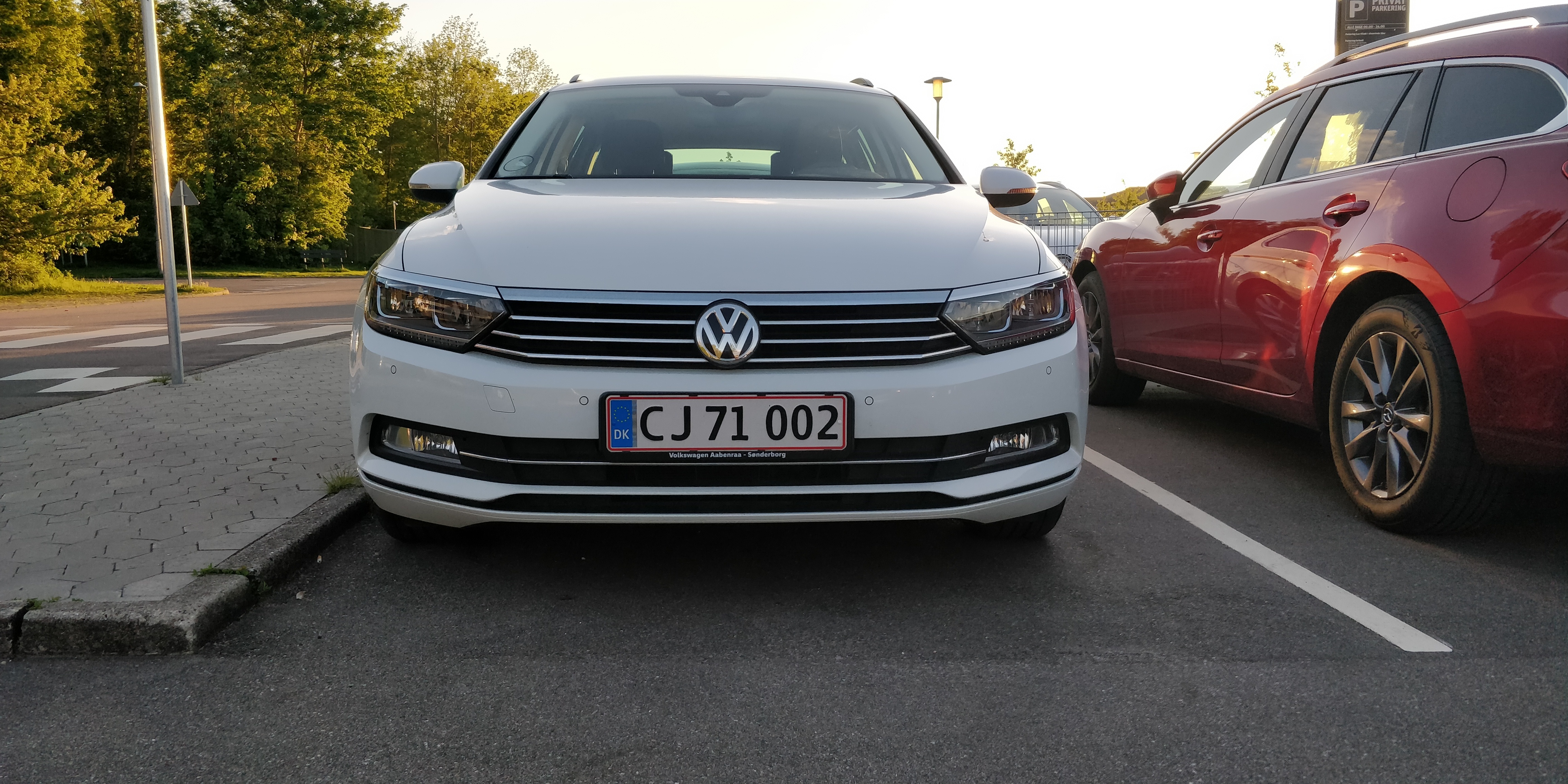 Hvid VW Passat fra 2018