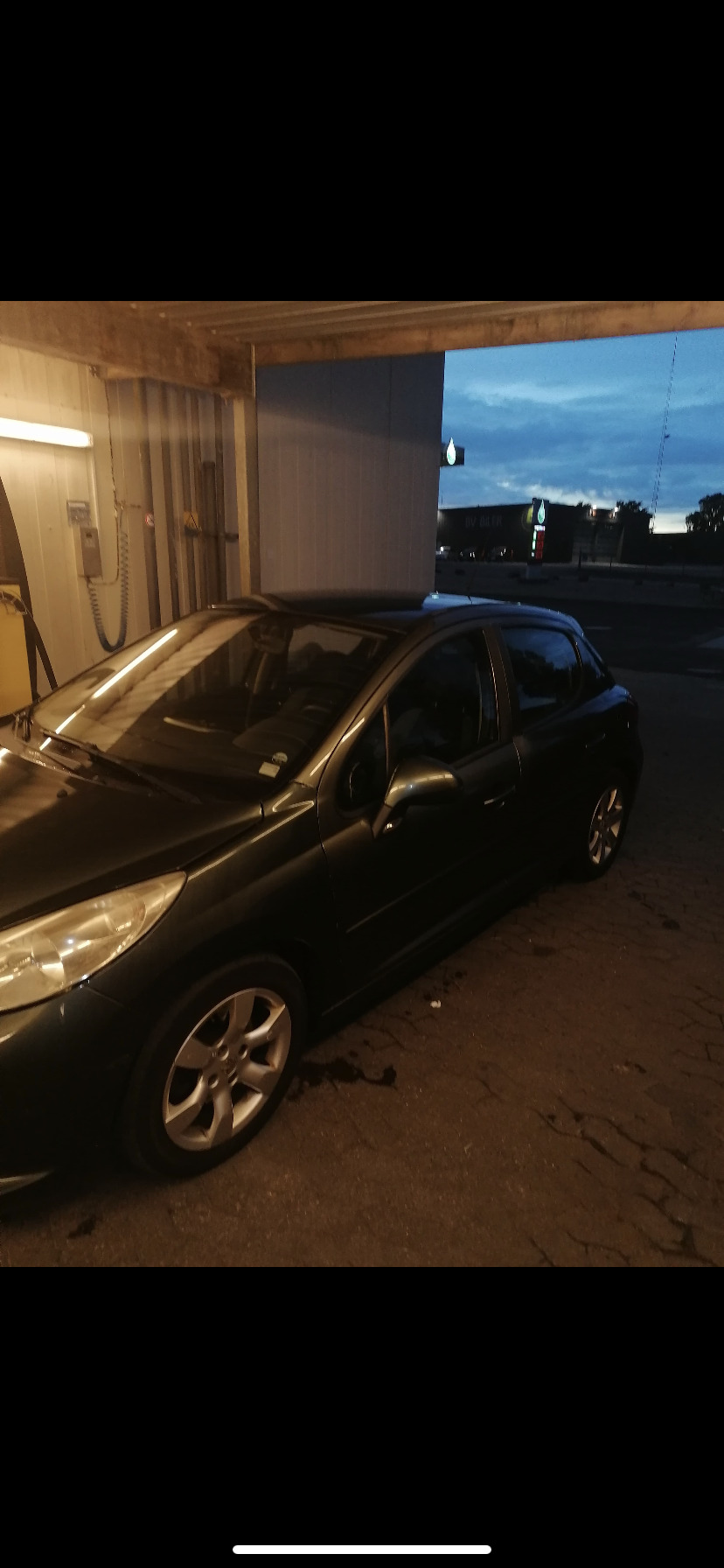 Brun Peugeot 207 fra 2008