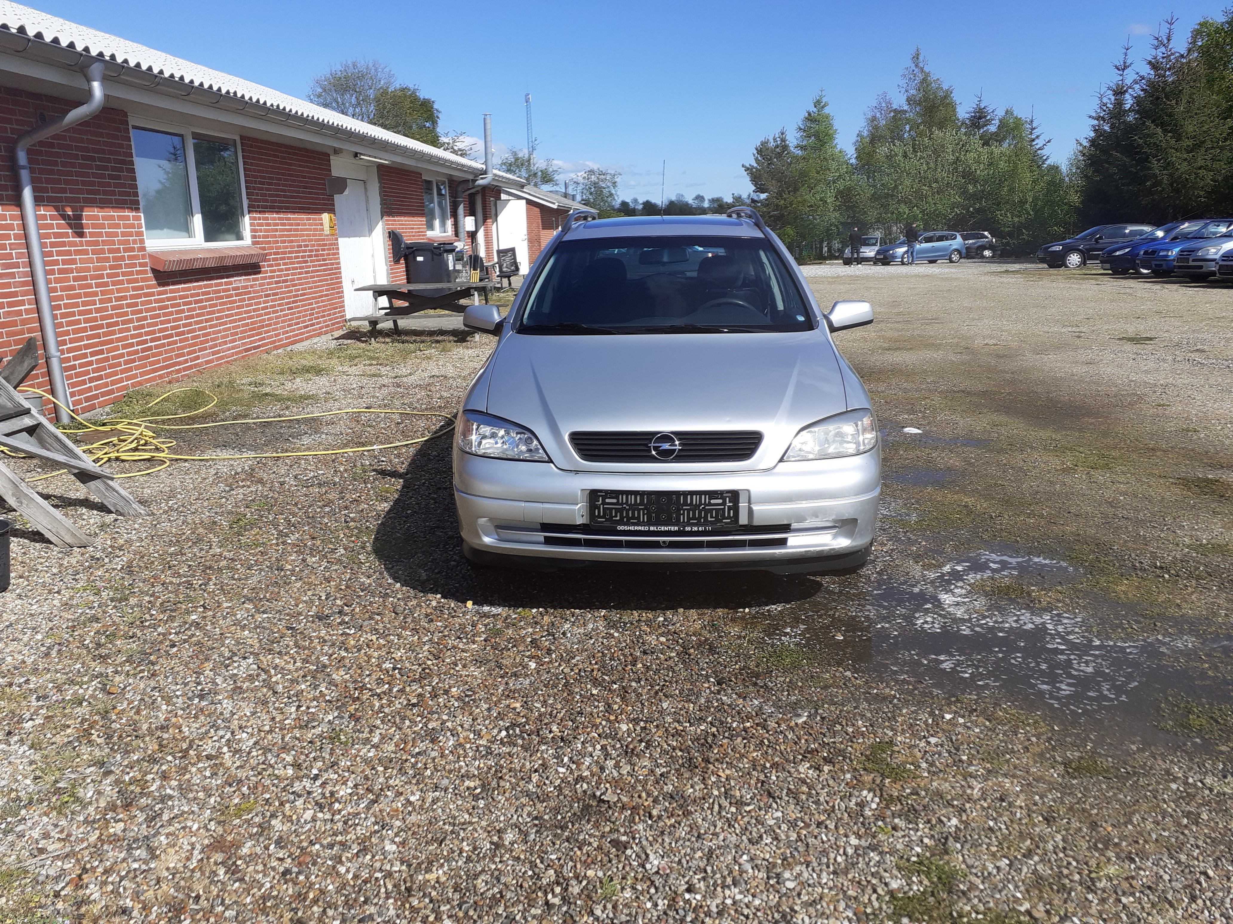 Sølv Opel Astra fra 2002