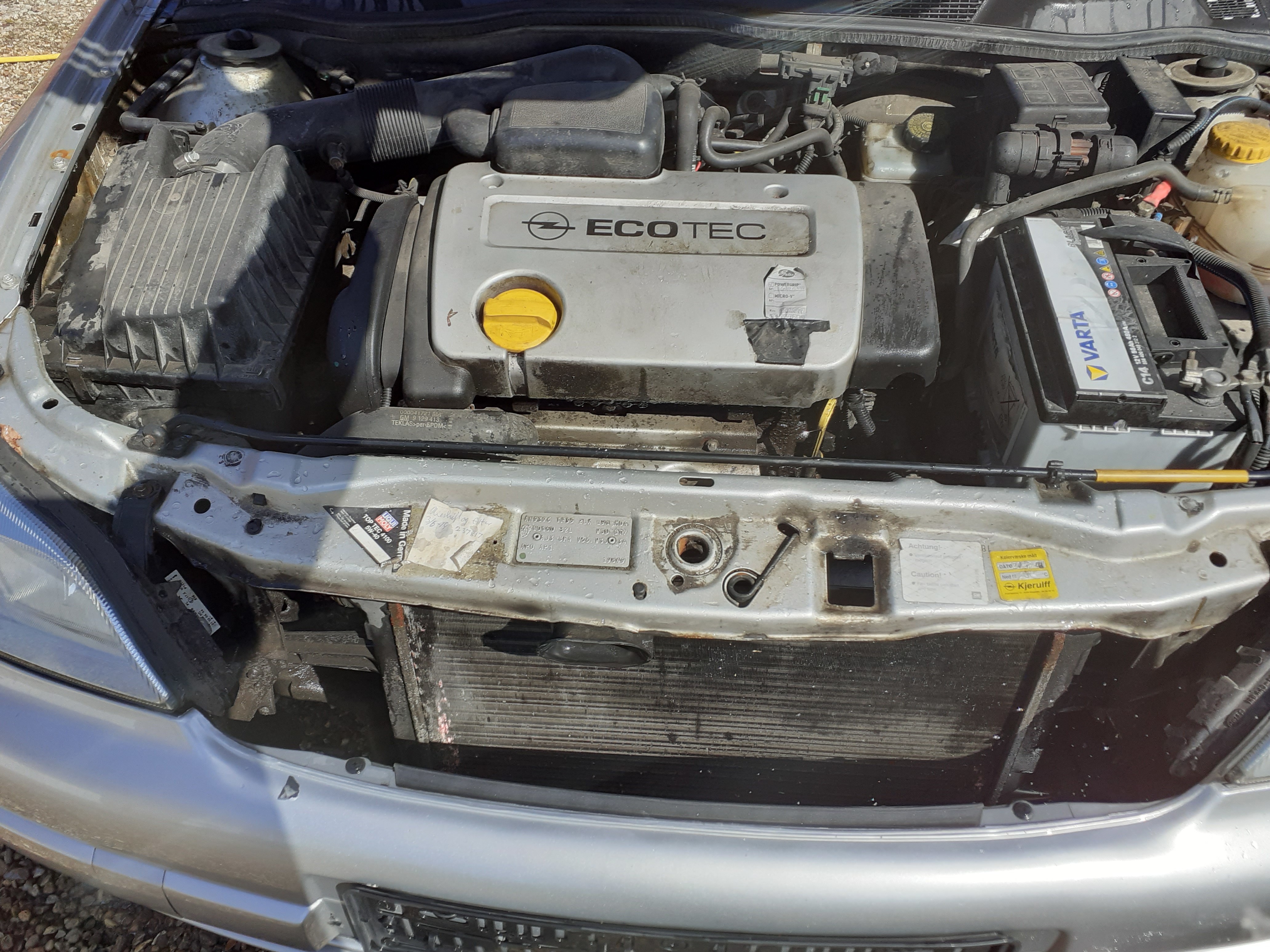 Sølv Opel Astra fra 2002