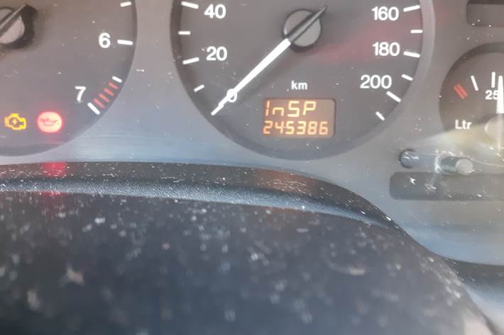 Sølv Opel Astra fra 2002