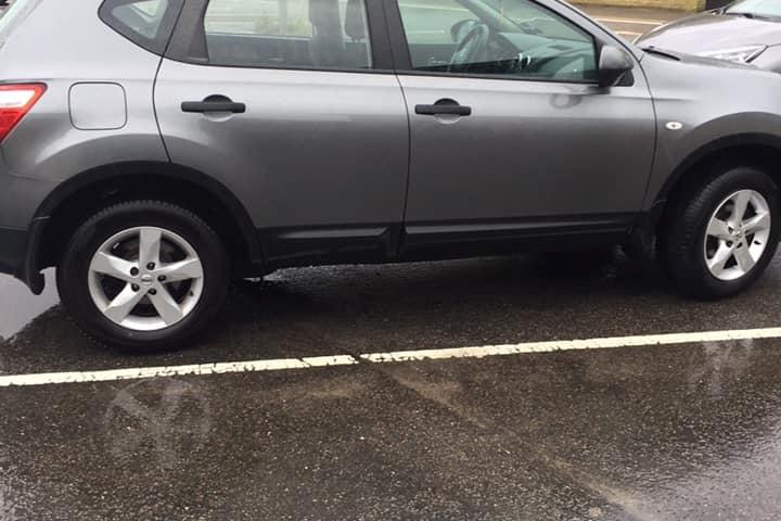 Grå Nissan Qashqai fra 2012