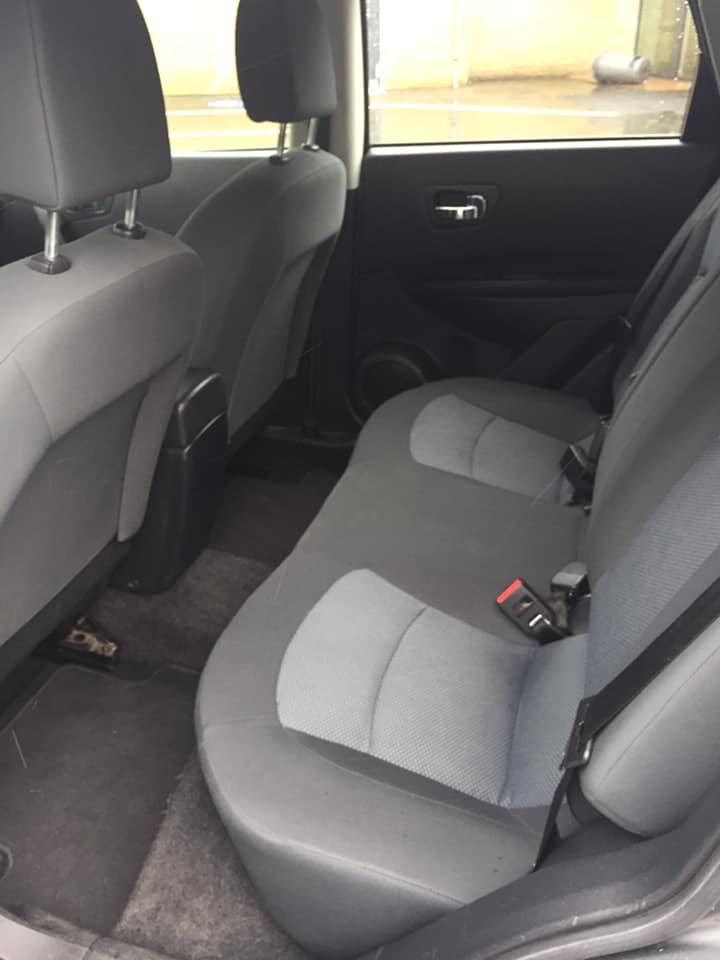 Grå Nissan Qashqai fra 2012