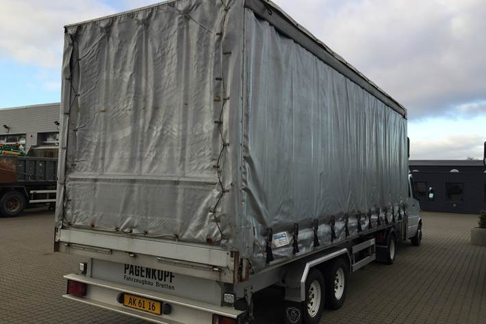 Sølv Mercedes Sprinter 416 fra 2003