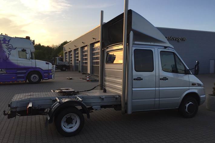 Sølv Mercedes Sprinter 416 fra 2003