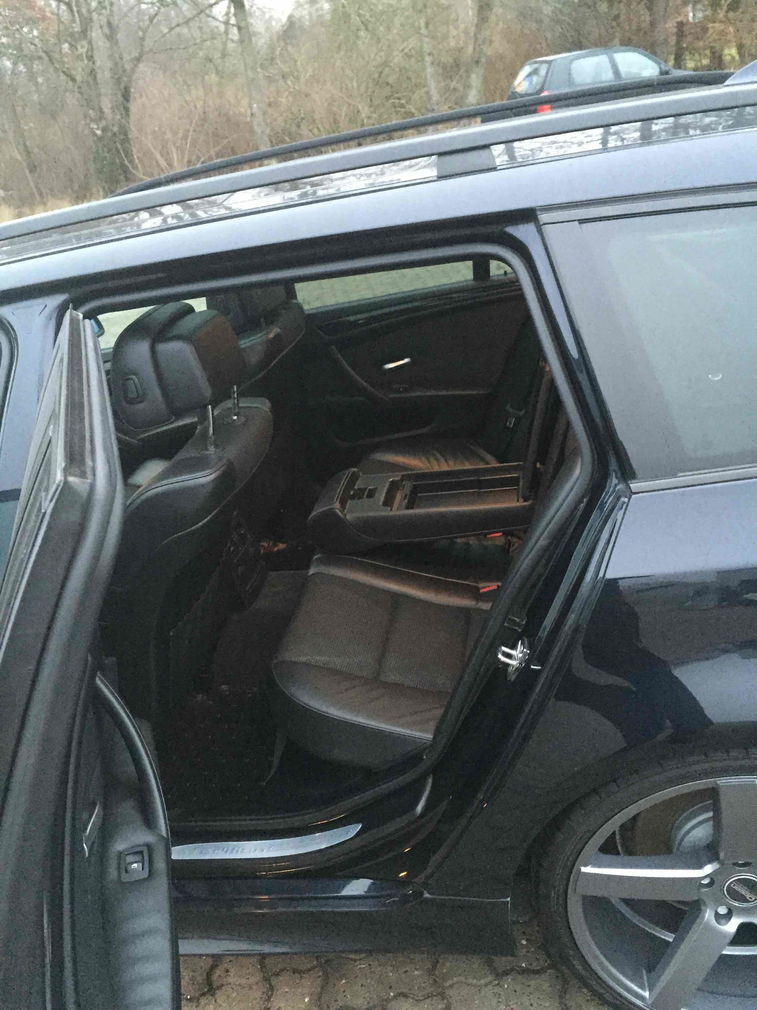 Blå BMW 525 fra 2008