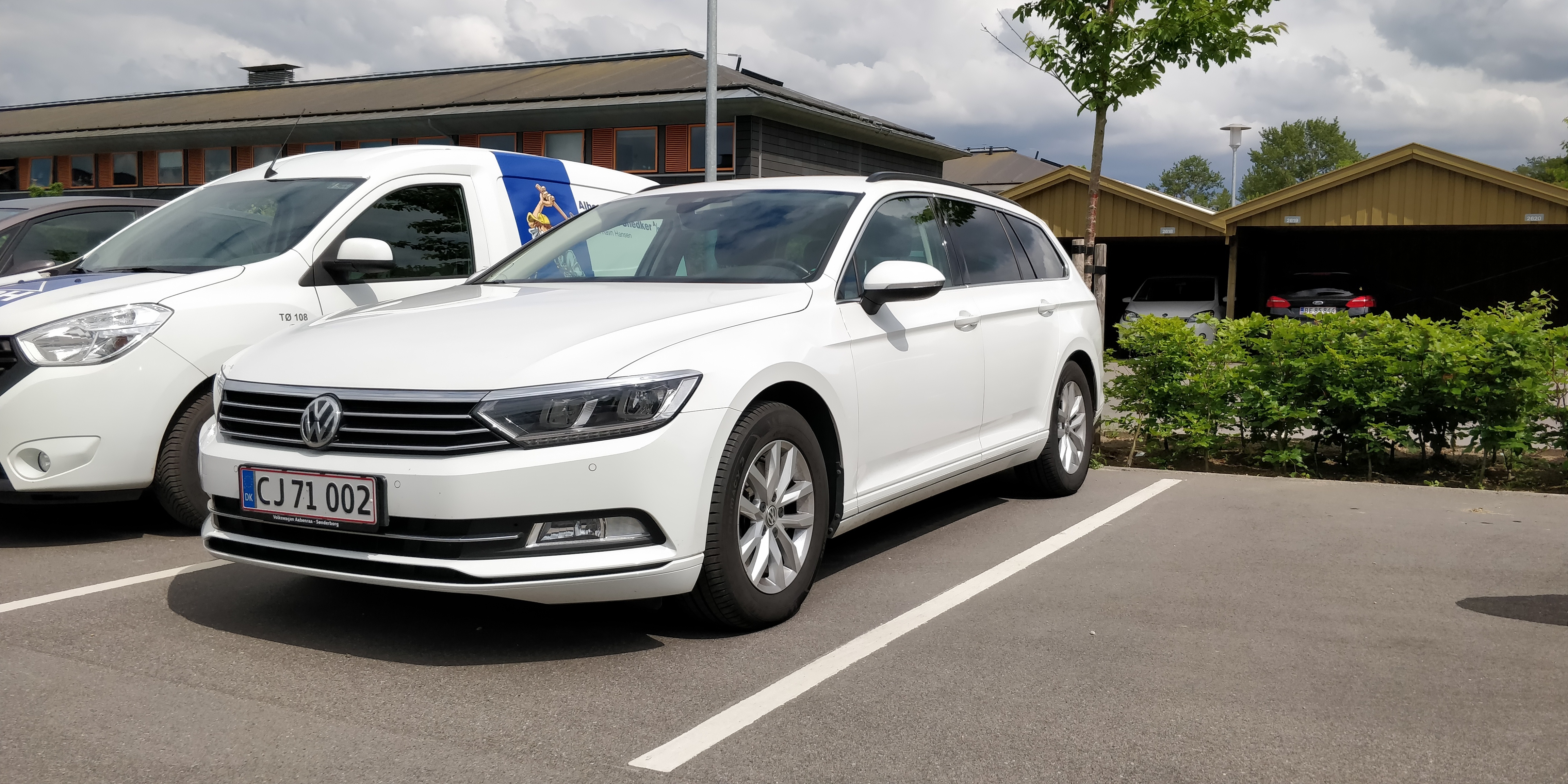 Hvid VW Passat fra 2018