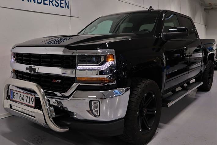 Sort Chevrolet Silverado fra 2017