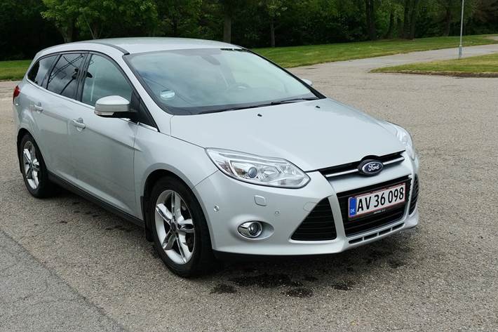 Grå Ford Focus fra 2012