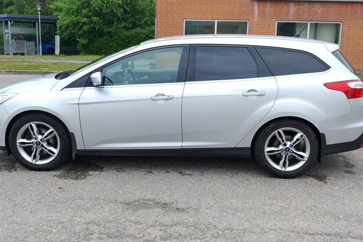 Grå Ford Focus fra 2012