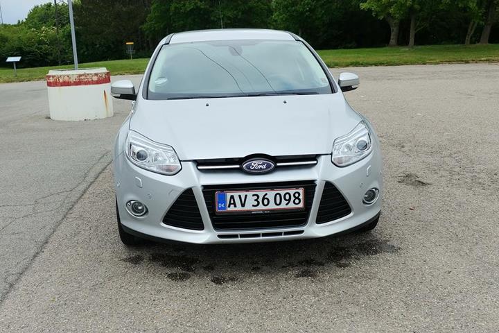 Grå Ford Focus fra 2012