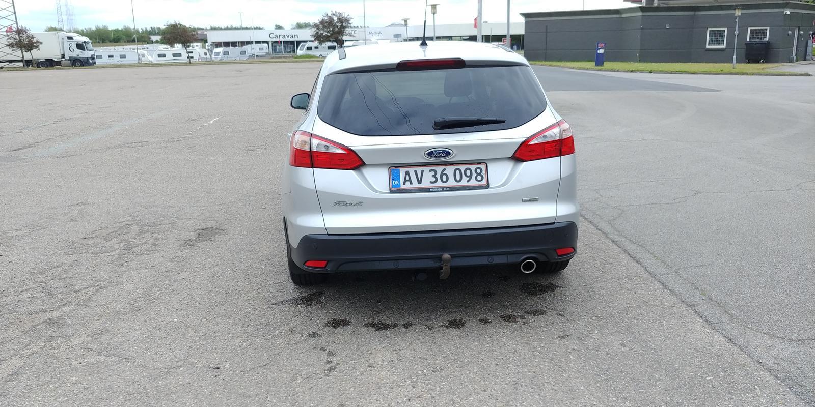 Grå Ford Focus fra 2012