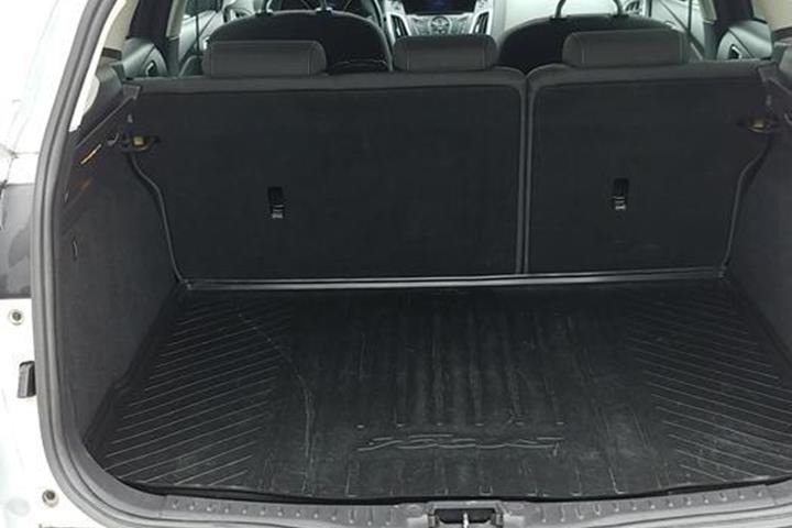 Grå Ford Focus fra 2012
