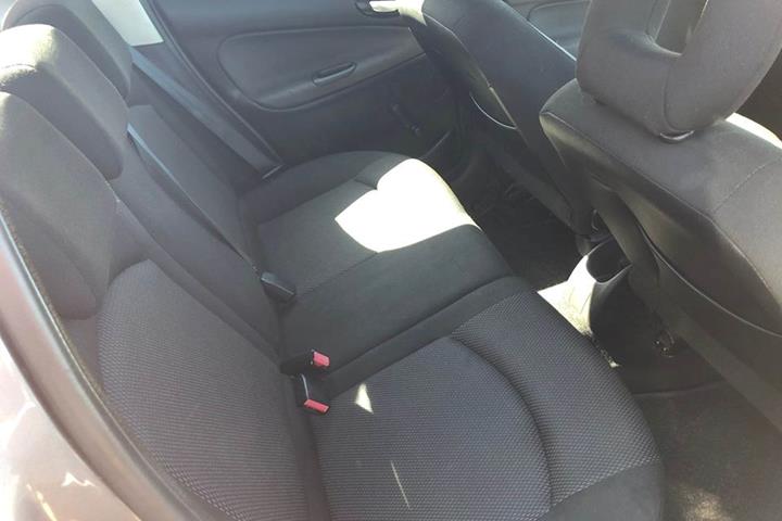 Grå Peugeot 206 fra 2009
