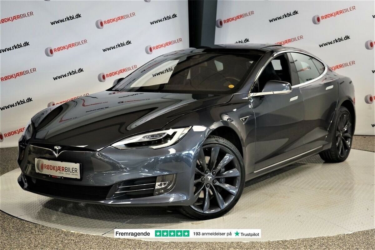 Grå Tesla Model S fra 2016
