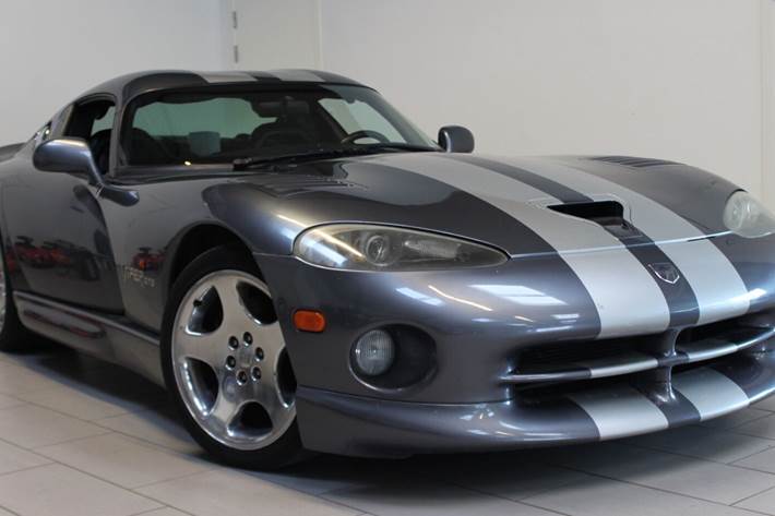 Grå Dodge Viper fra 2000