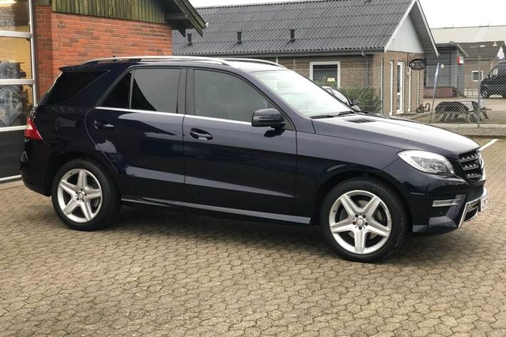 Hvid Mercedes ML350 fra 2012