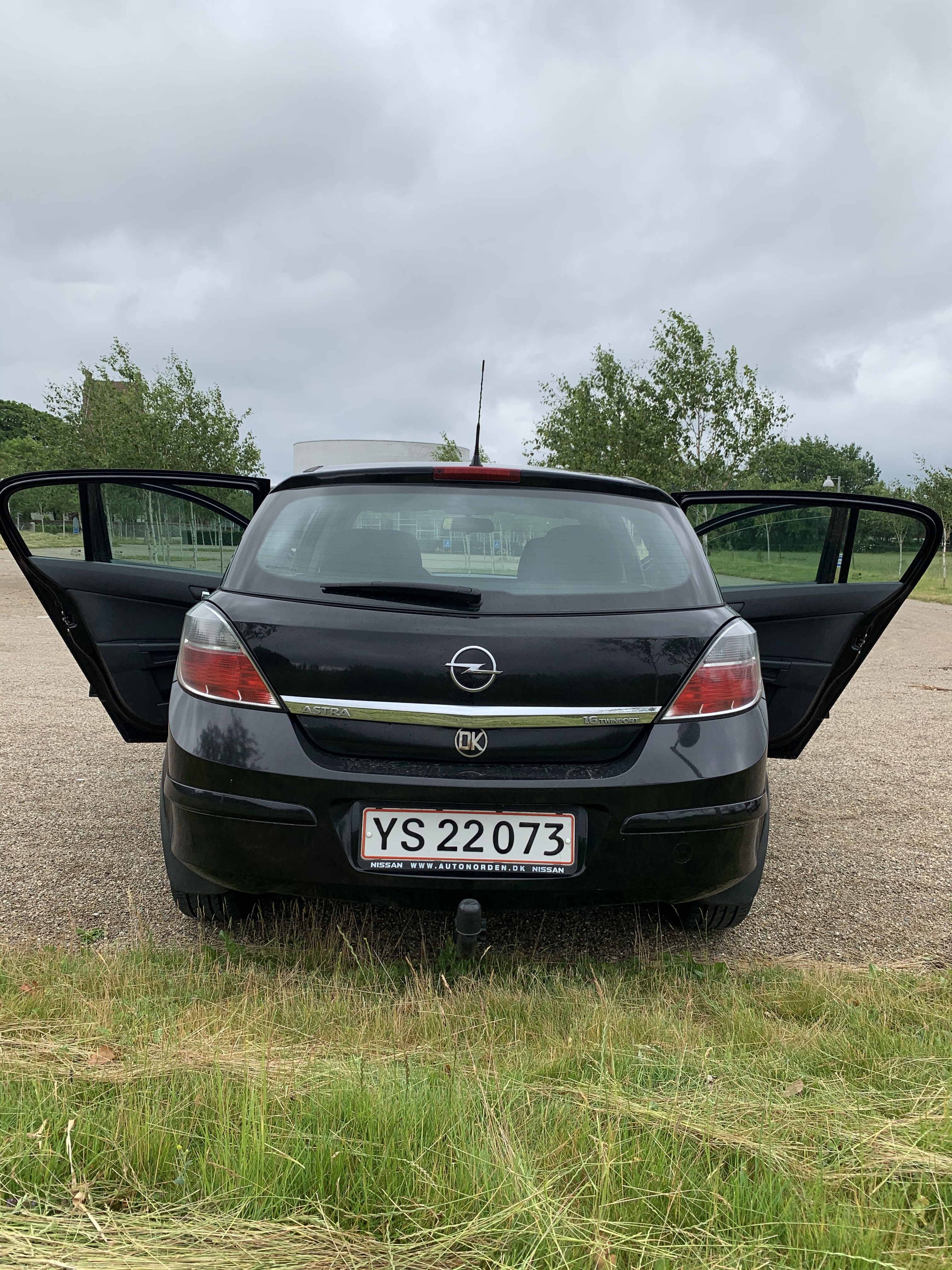 Sort Opel Astra fra 2007