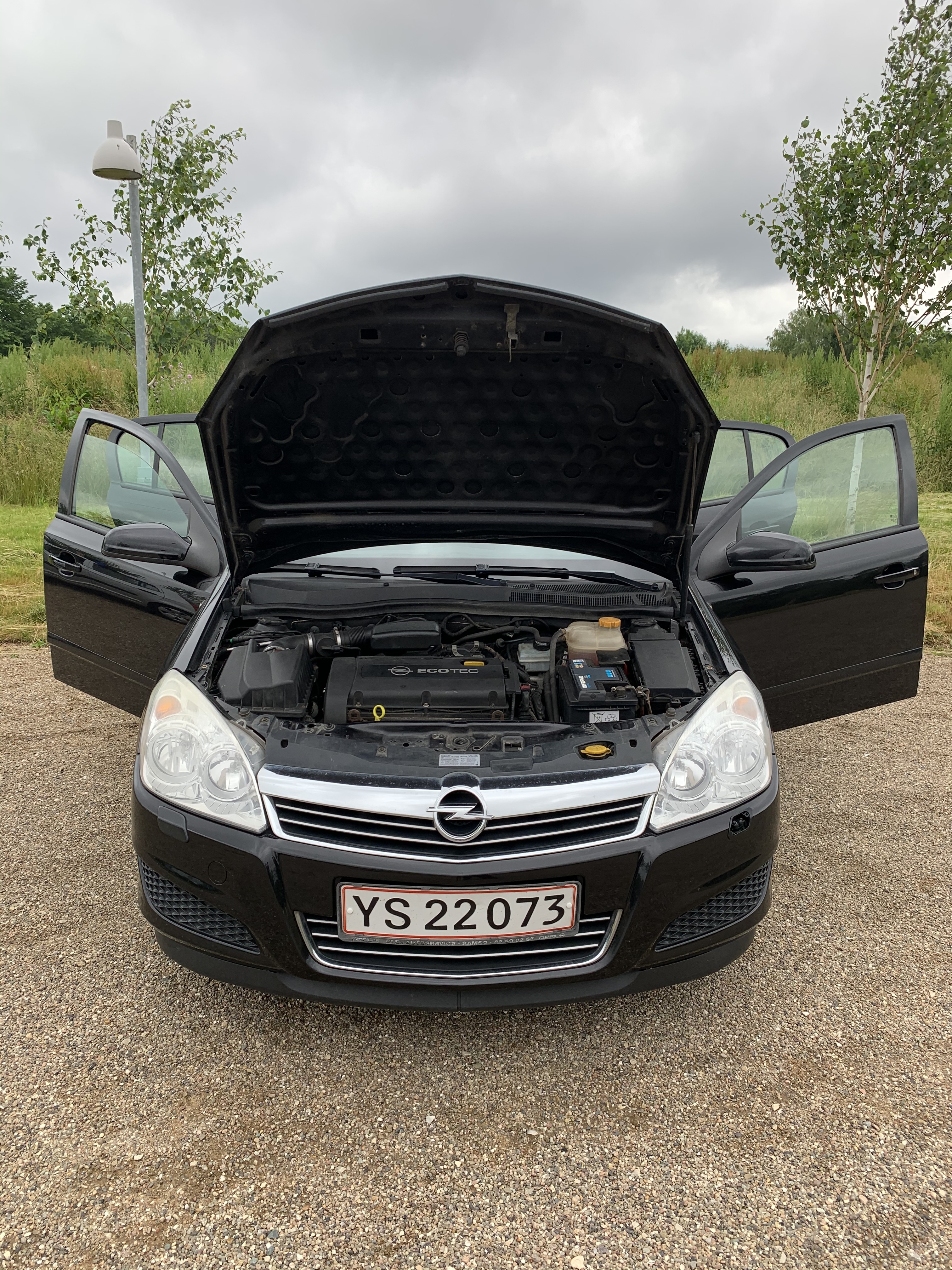 Sort Opel Astra fra 2007