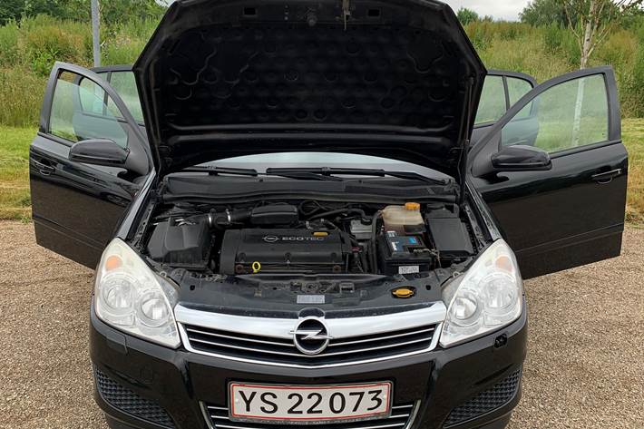 Sort Opel Astra fra 2007