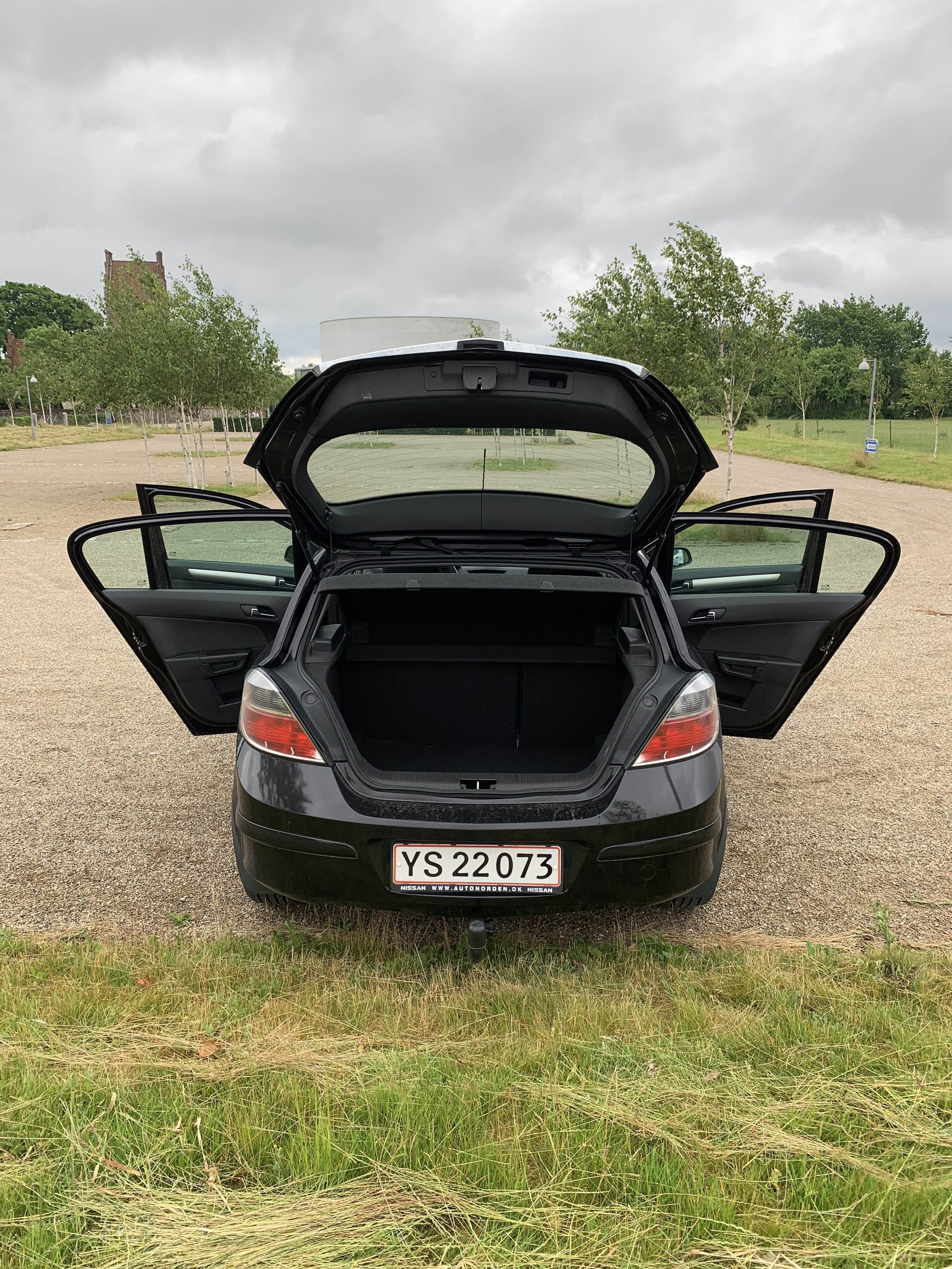 Sort Opel Astra fra 2007